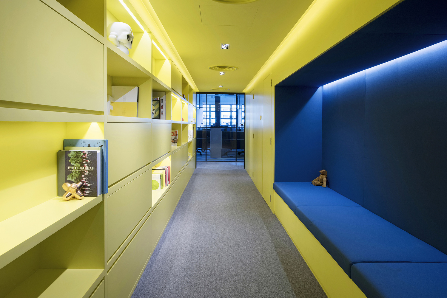 HONESTBEE_library_alley