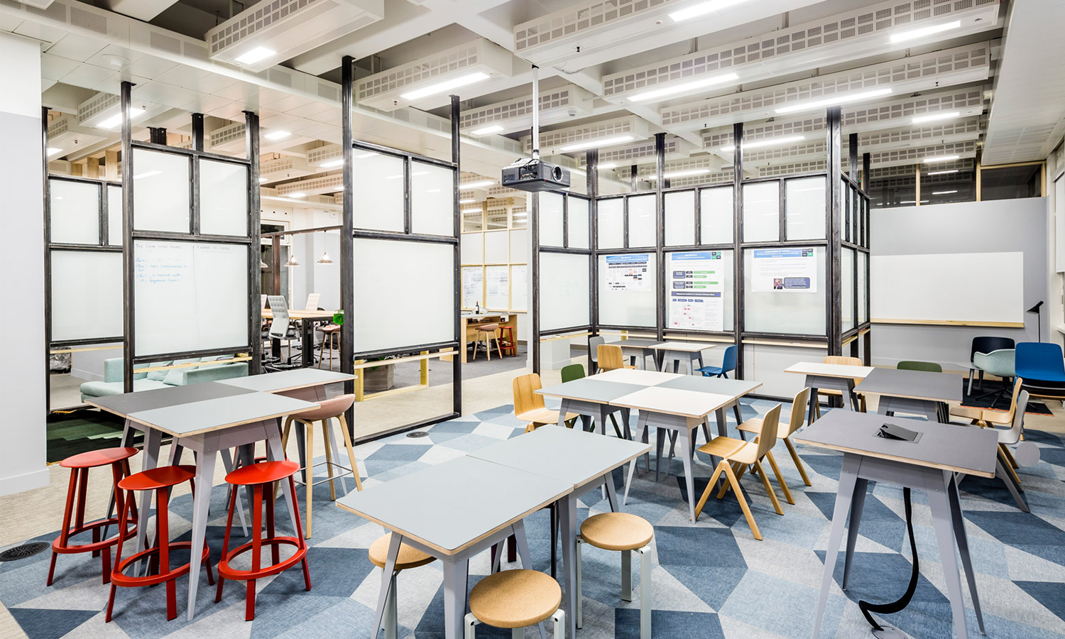 APA designs raw and robust collaborative office space for Barclaycard-办公