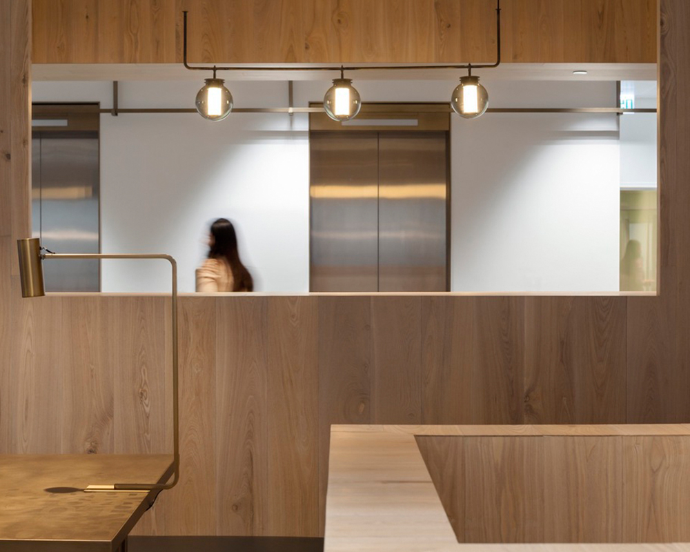 Curio_Stair_of_Encounters_-_Bloomberg_HK_Office_photographed_by_Pedro_Pegenaute_(5)