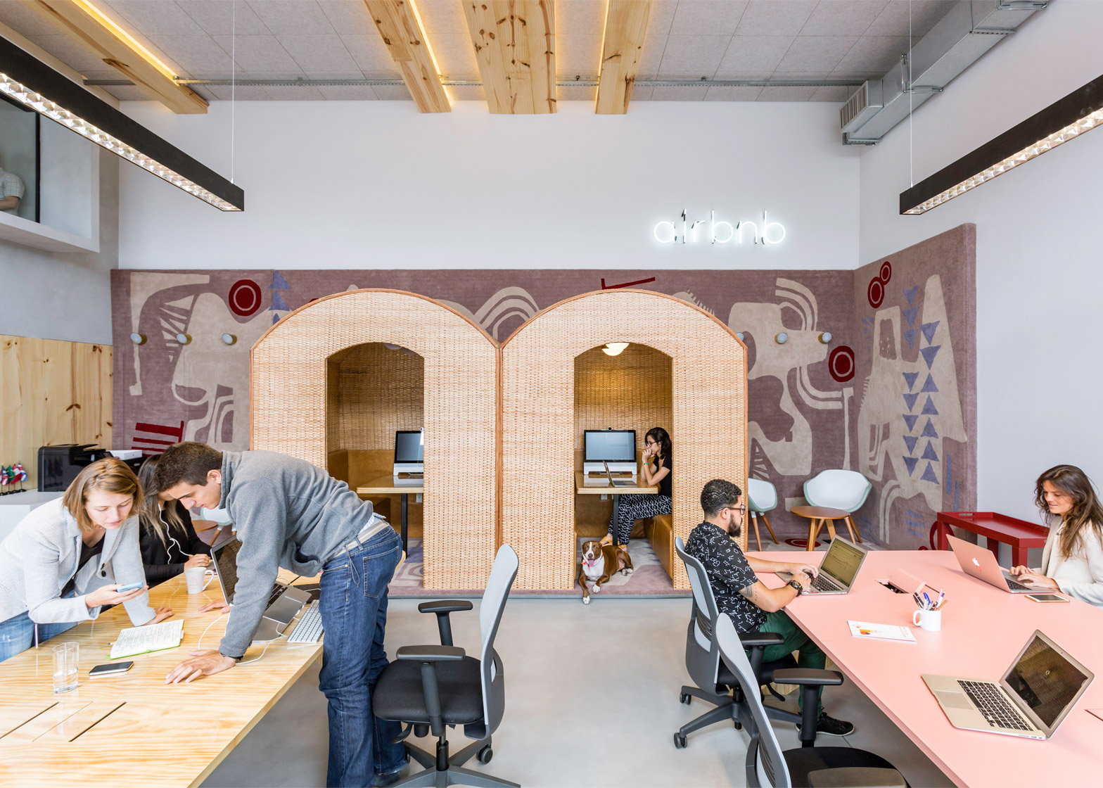 airbnb-offices_sao-paulo_mm18_dezeen_1568_0