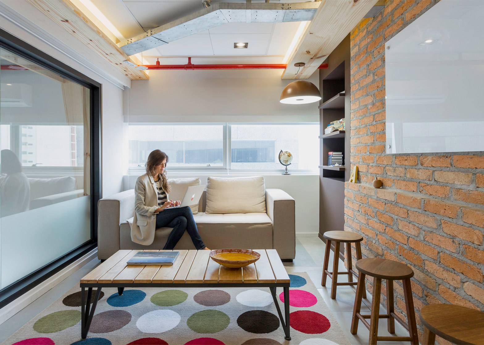 airbnb-offices_sao-paulo_mm18_dezeen_1568_6