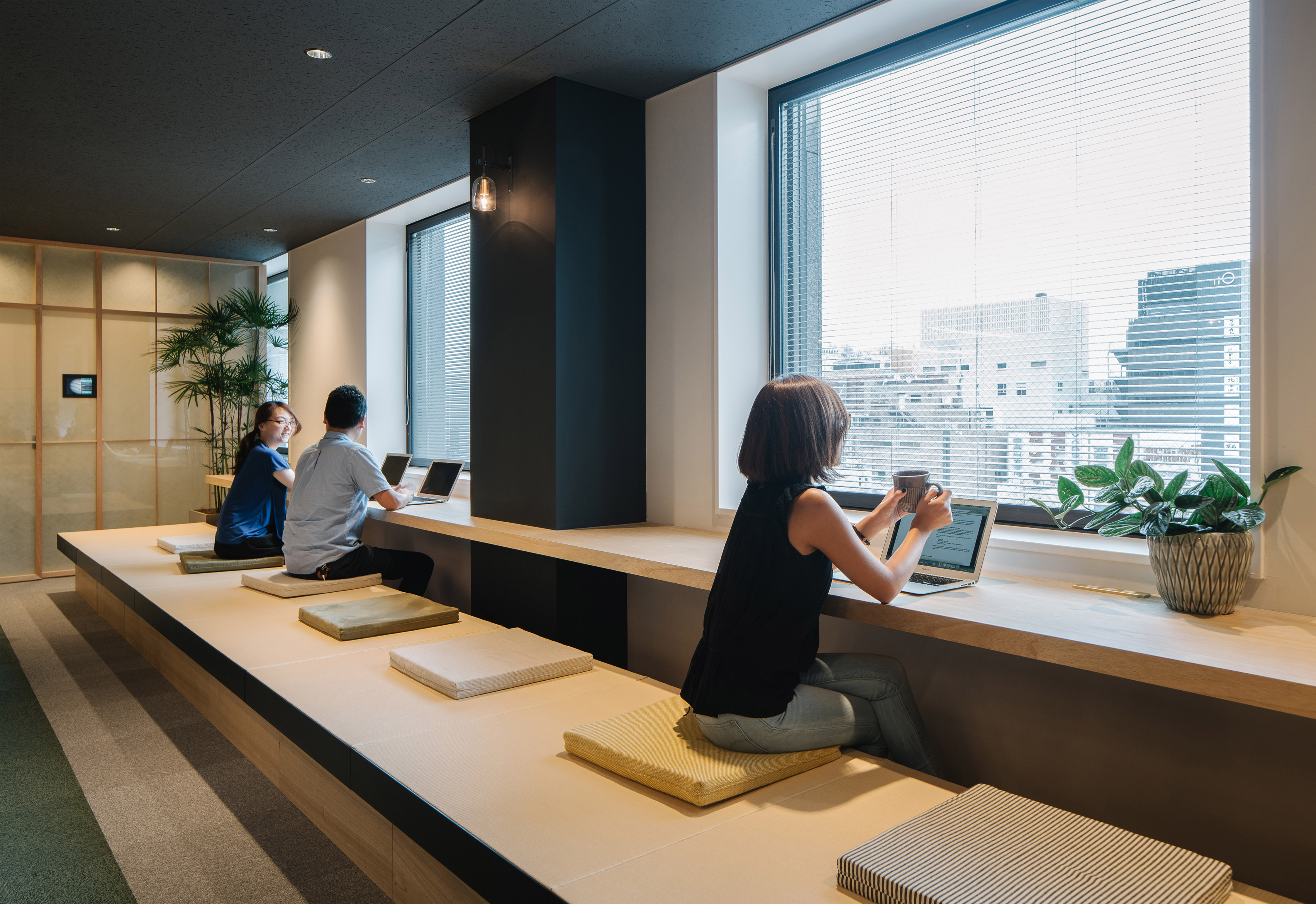 airbnb-tokyo-office-_dezeen_3408_5