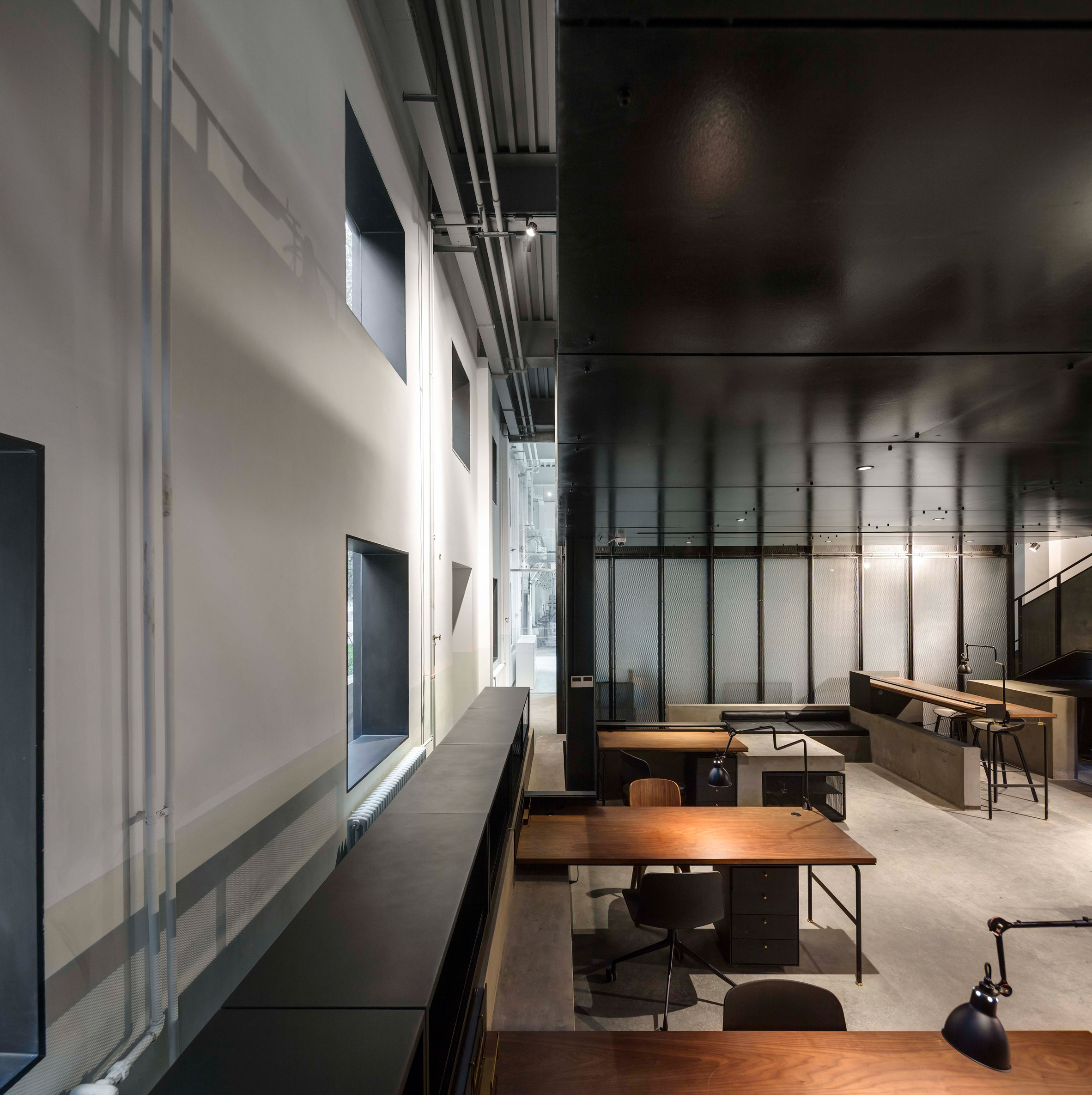 the-garage-neri-hu-beijing-cafe-industrial-car-workshop-cafe_dezeen_2364_col_4