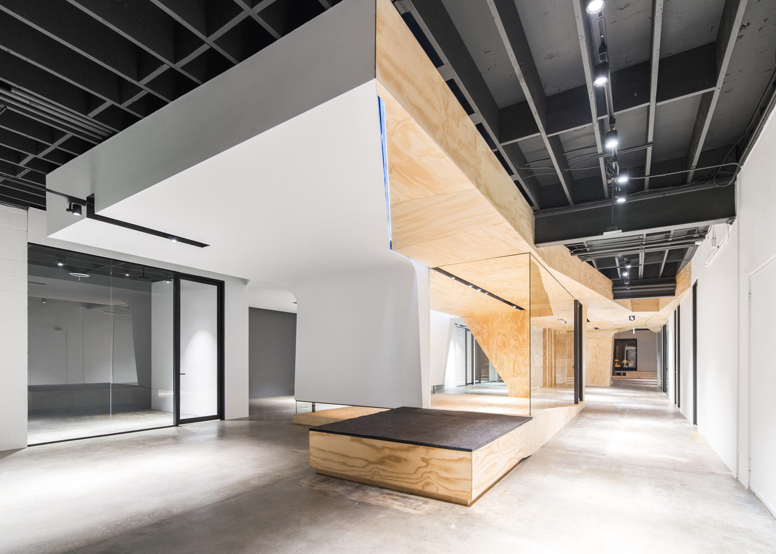 vil-creative-office-domaen-pasadena-interiors_dezeen_1568_5