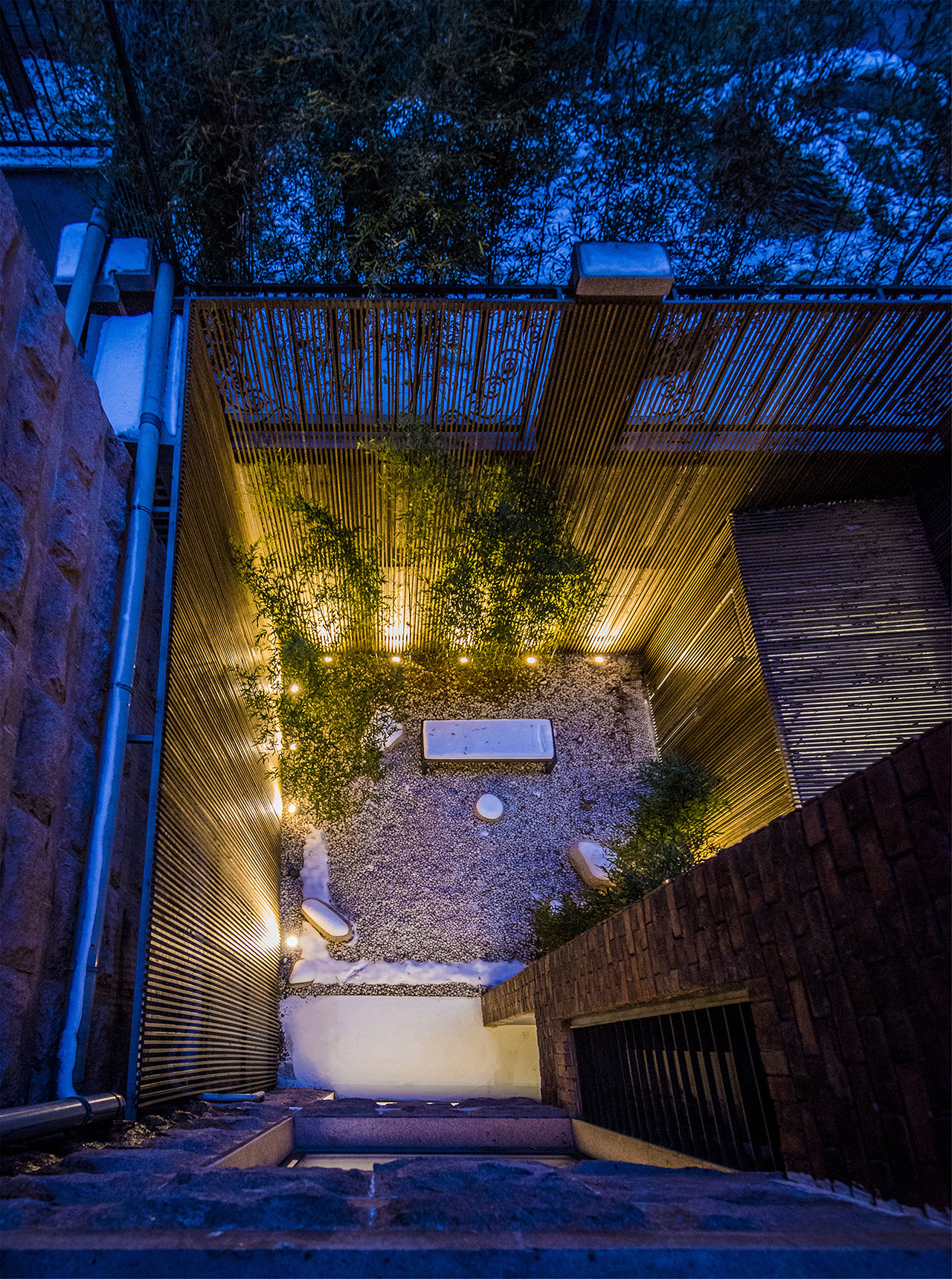 s5_haitang_villa_beijing_china_sunken_courtyard_archstudio_photo_magic_penny_yatzer