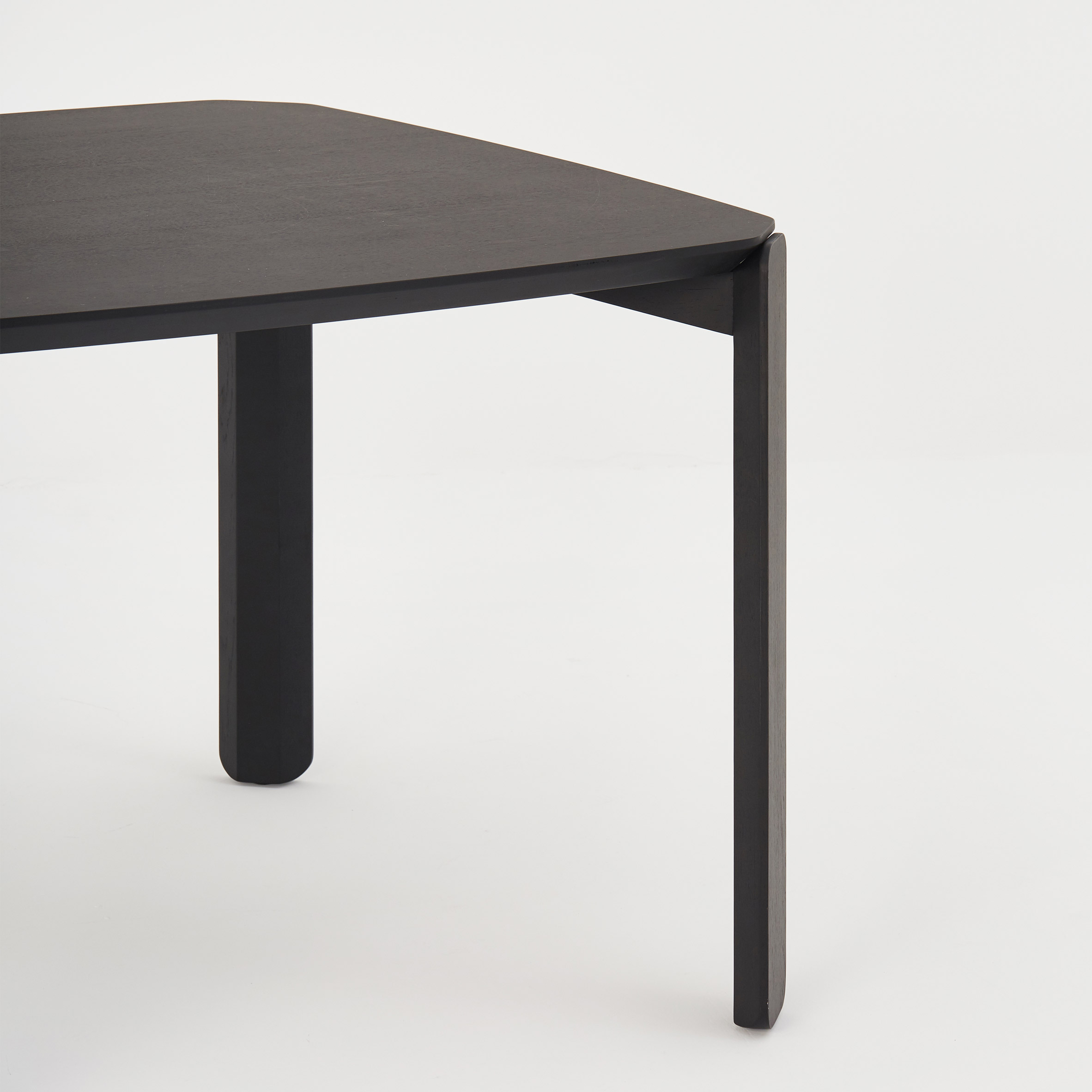 45-table-system-inyard-la-selva-design-furniture_dezeen_2364_col_8