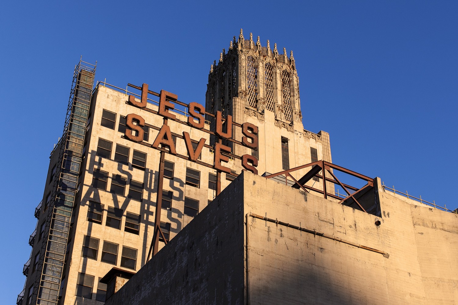 Ace_Hotel_Downtown_LA_-_Exterior_-_Jesus_Saves_-_Photo_by_Spencer_Lowell_(4800x3200)