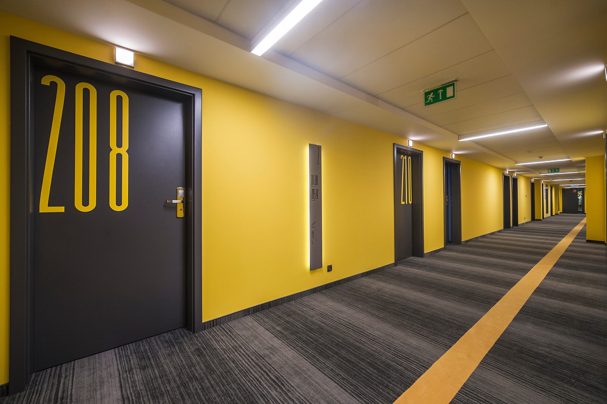 EC-5_Tobaco_Hotel_corridor_3