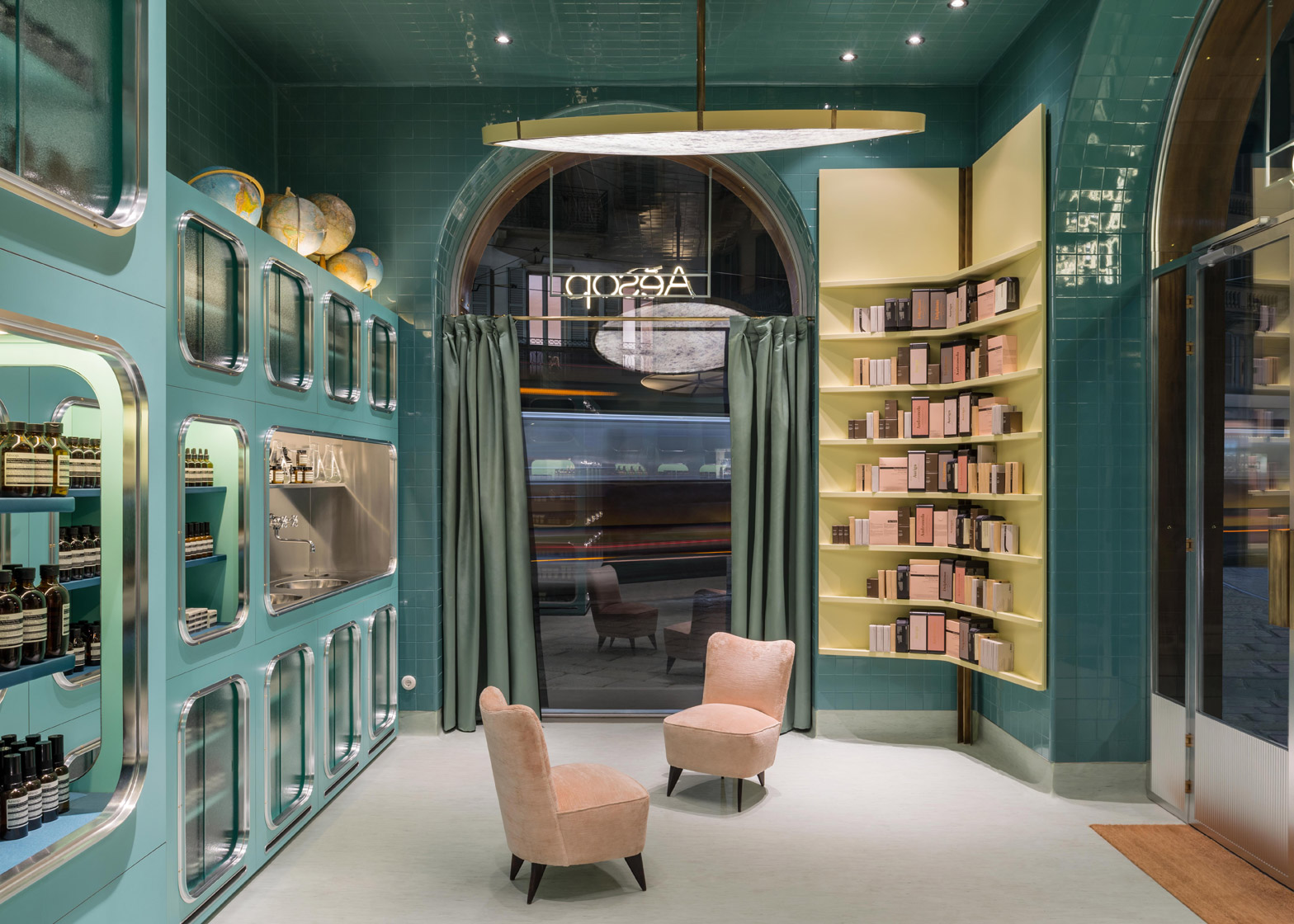 aesop-magenta-by-dimorestudio_dezeen_1568_2