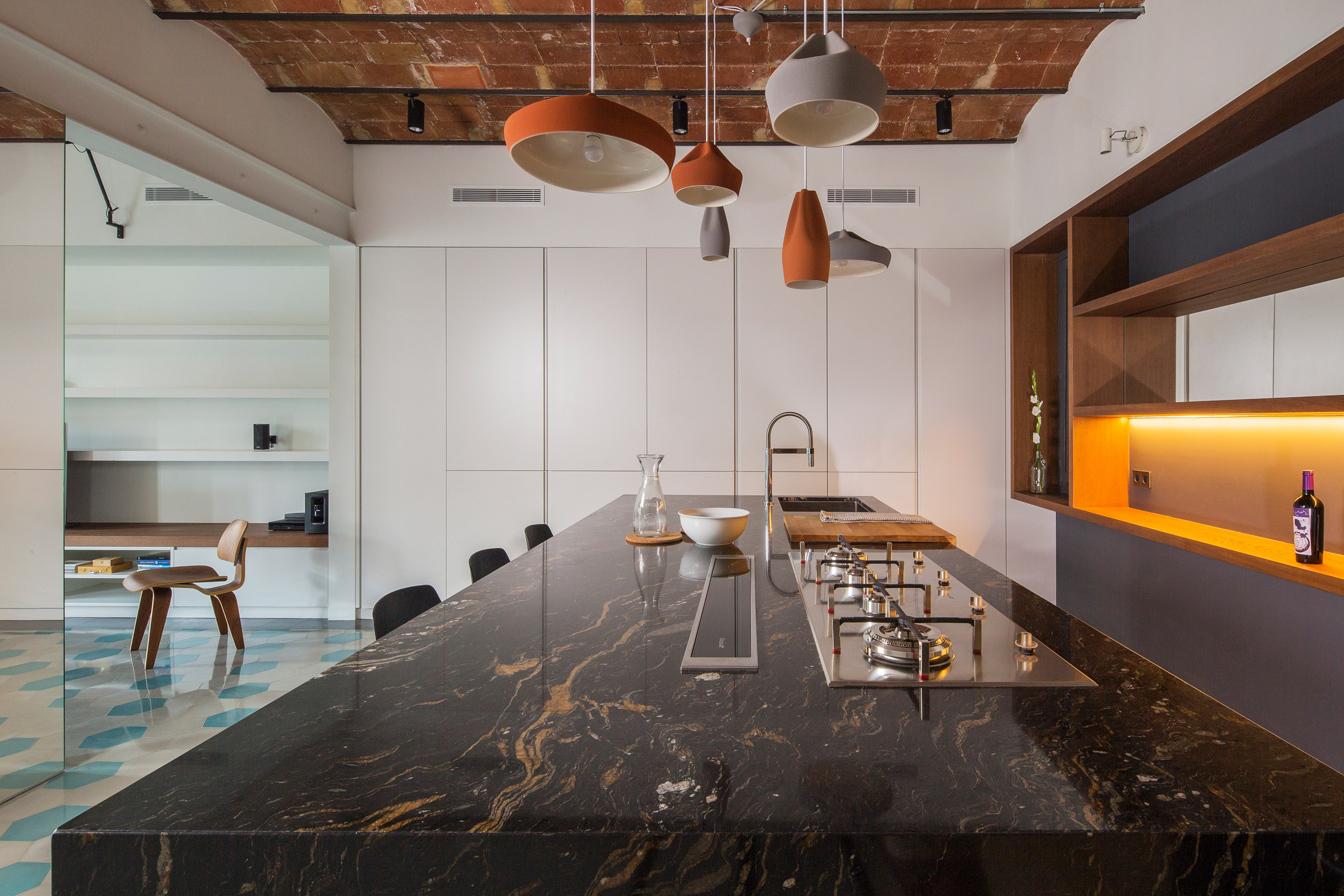 house-of-mirrors-apartment-flat-interior-design-nook-architects-barcelona-spain_dezeen_2364_col_5