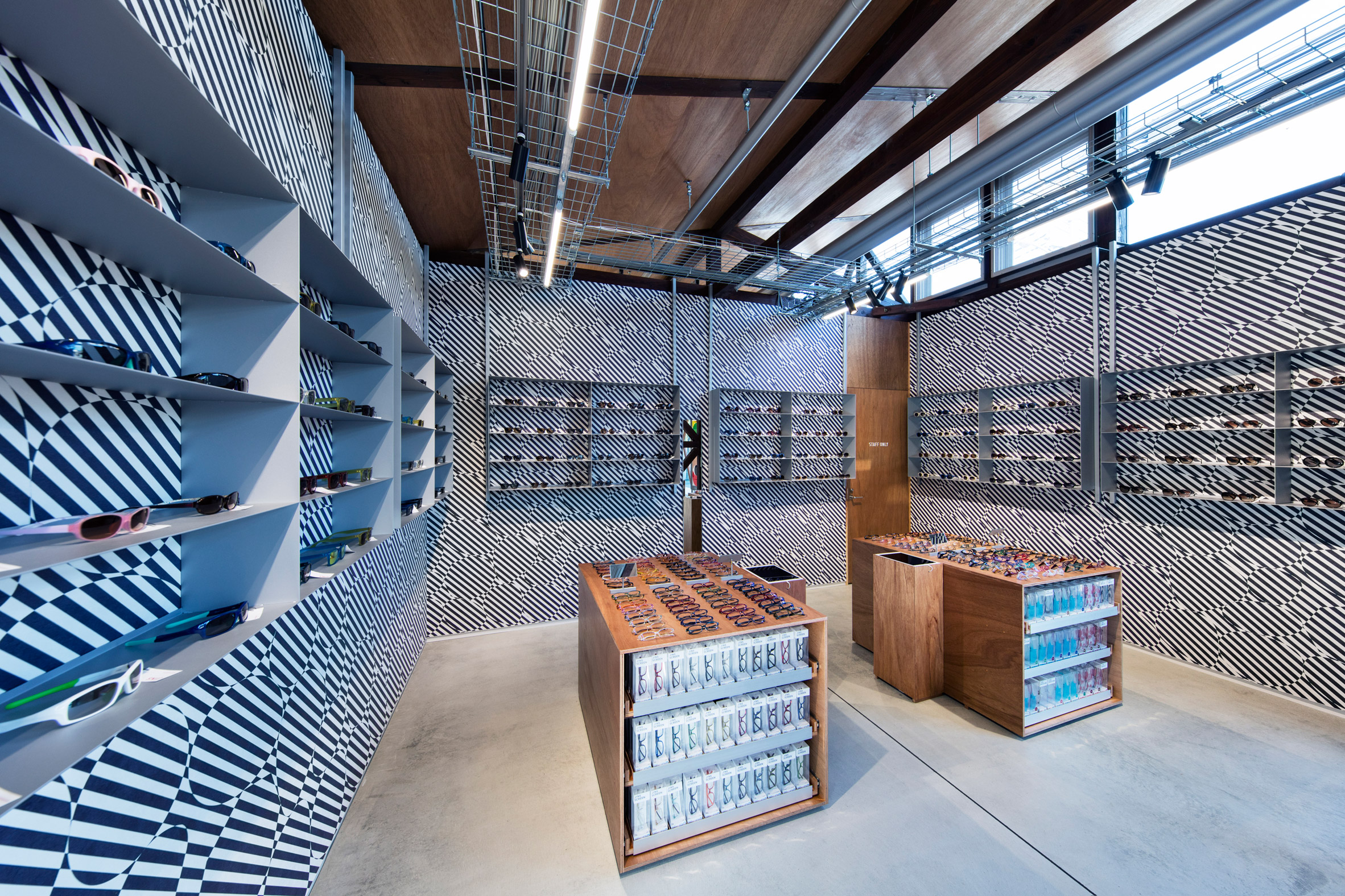 jins-eyeware-schemata-architects-shop-interior-renovation-ageo-japan_dezeen_2364_col_6