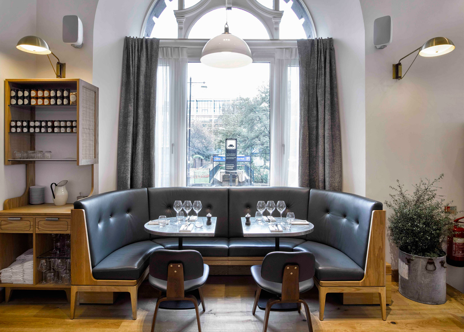 modern-pantry-avroko-restaurant-bar-interior-furniture-lighting-london-uk_dezeen_1568_13