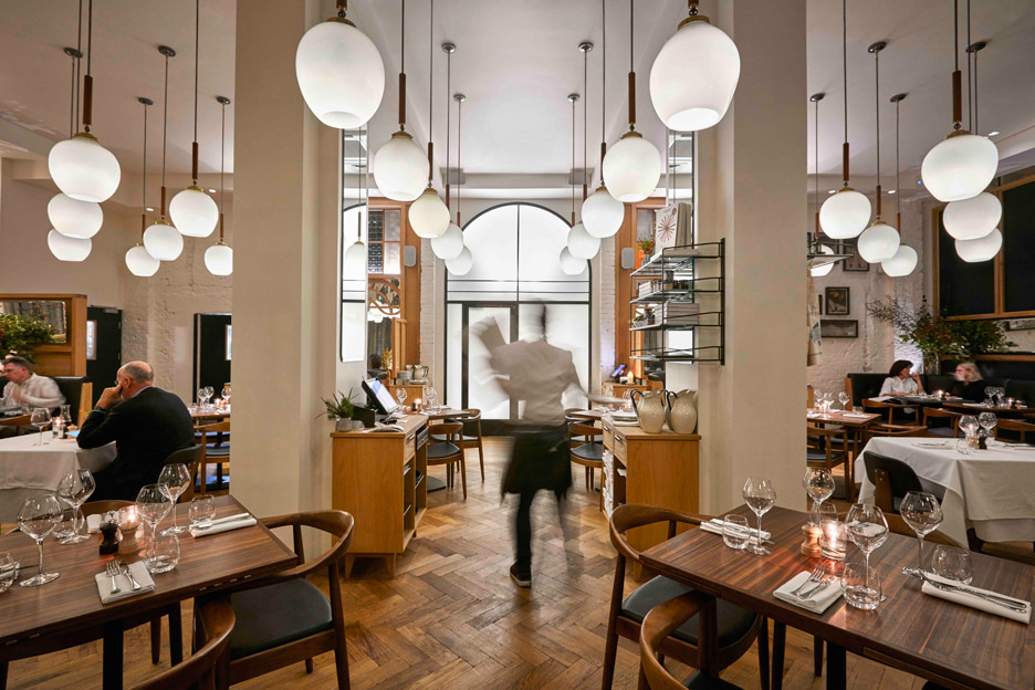 modern-pantry-avroko-restaurant-bar-interior-furniture-lighting-london-uk_dezeen_936_22