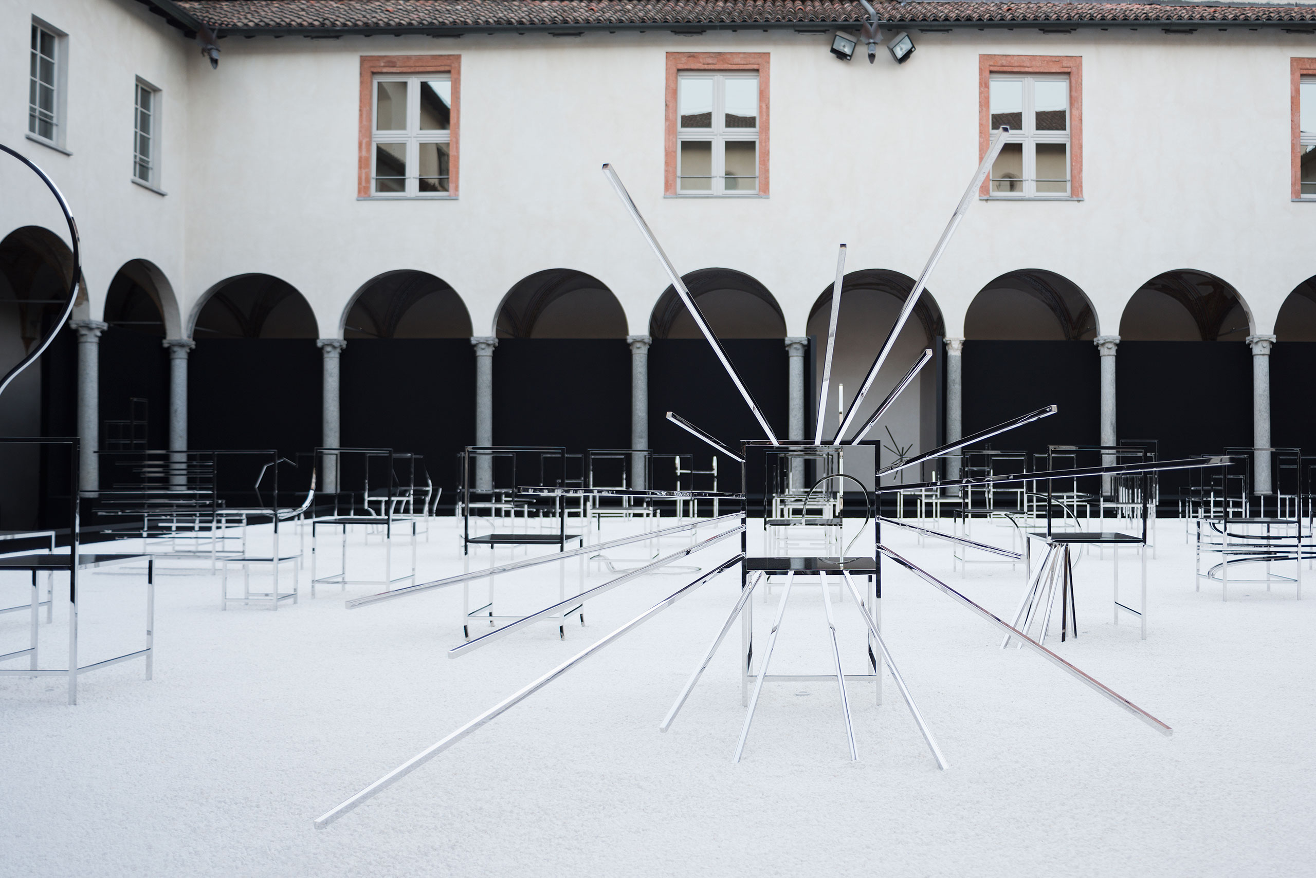 p3_50_manga_chairs_in_milan_nendo_for_friedman_benda_photo_takumi_ota_yatzer