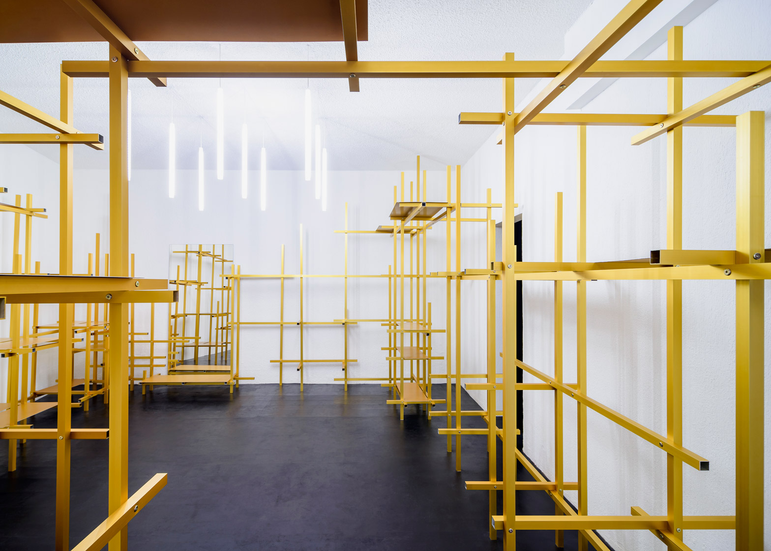 troquer-studio-showroom-zeller-moye-mexico-city-conversion_dezeen_1568_2