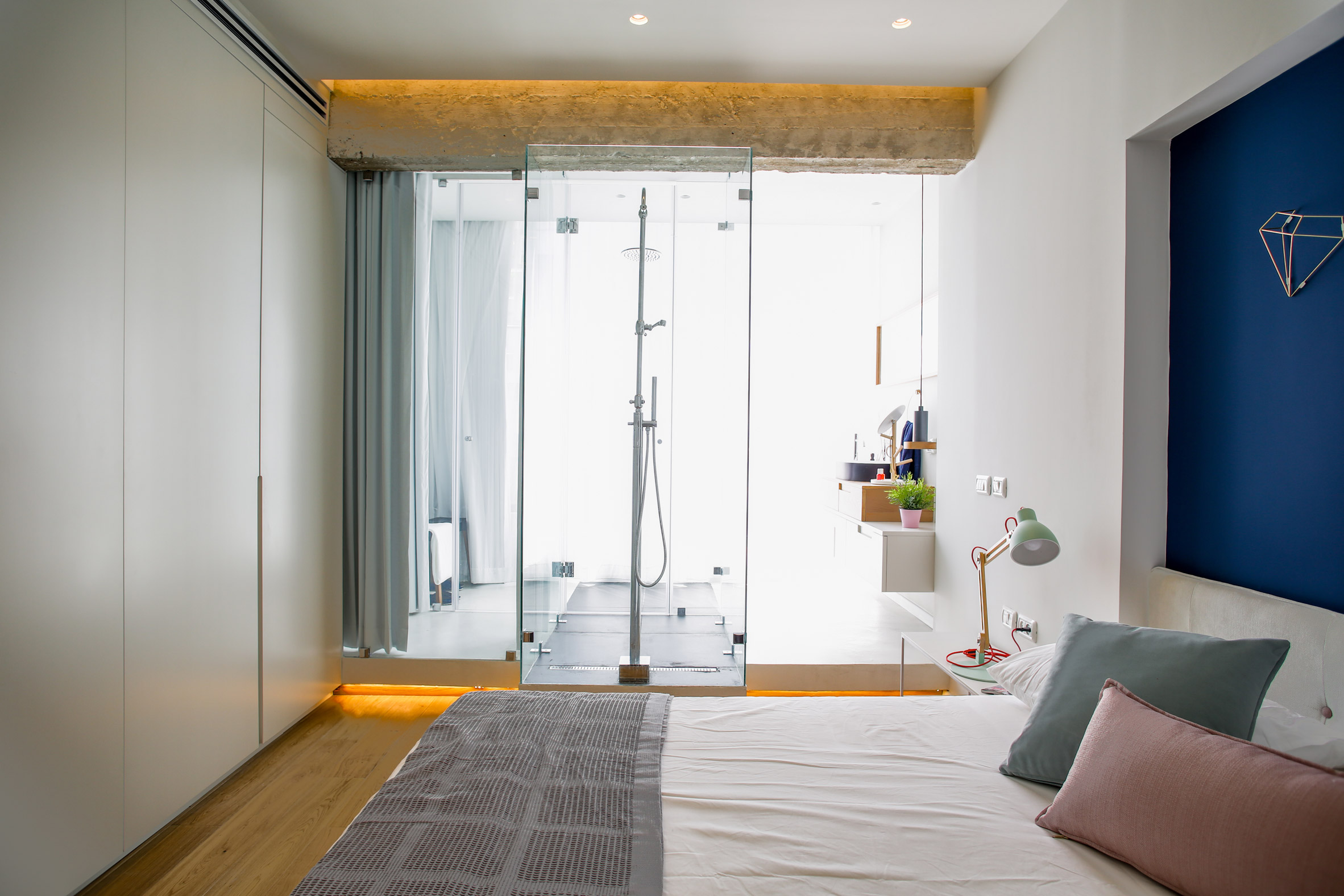 weisel-apartment-tel-aviv-israel-dori-design-studio-renovation_dezeen_2364_col_21