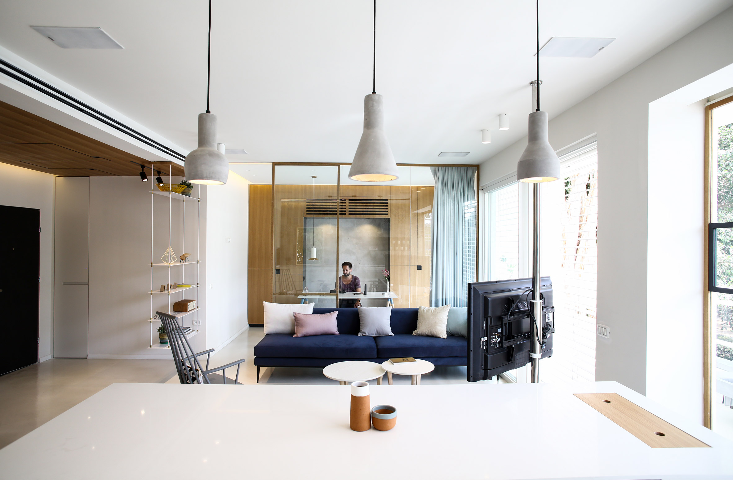 weisel-apartment-tel-aviv-israel-dori-design-studio-renovation_dezeen_2364_col_9