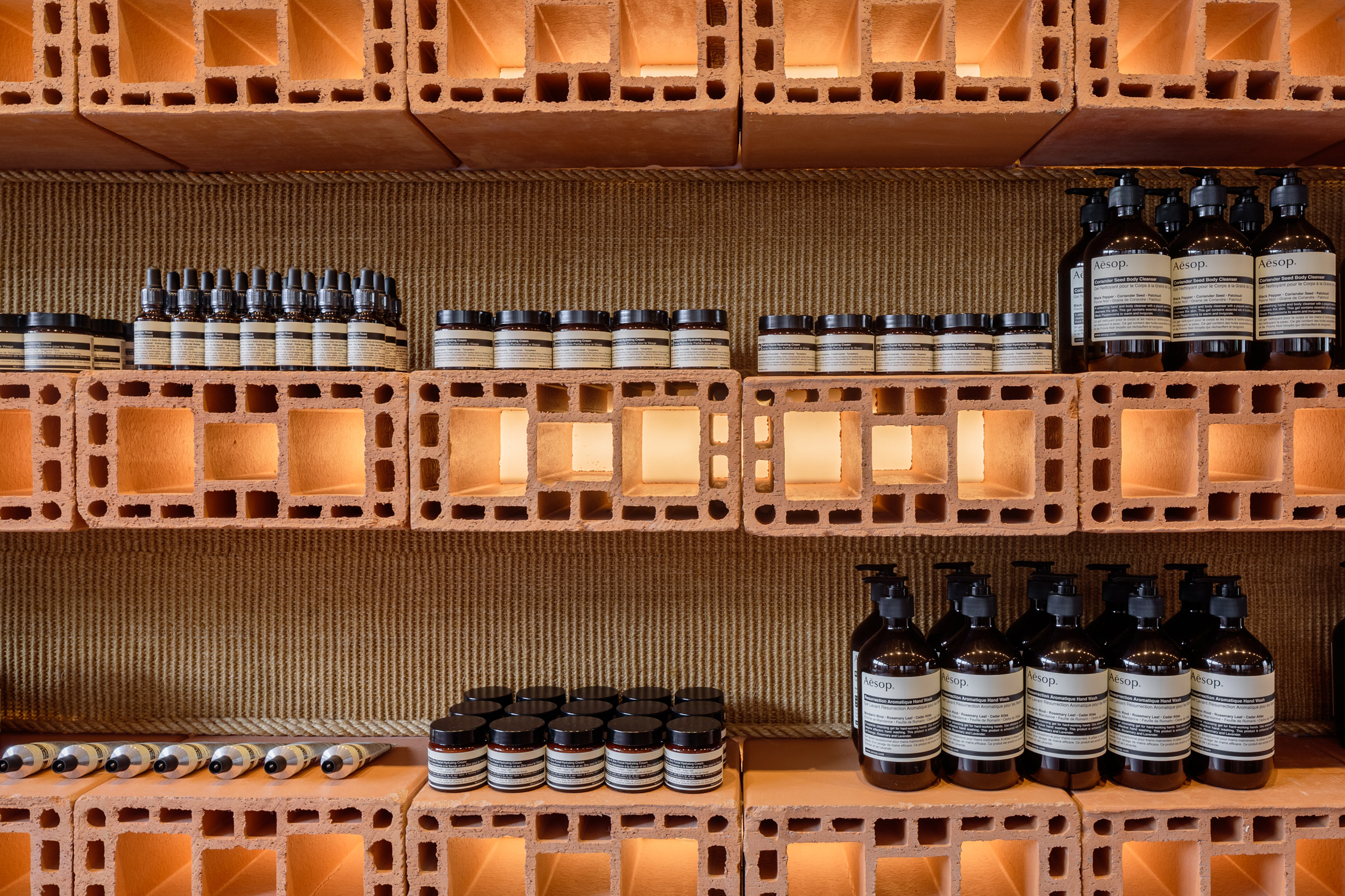 aesop-store-shop-interior-design-paulista-architecture-cobogo-brick-fernando-humberto-campana-sao-paulo-brazil_dezeen_2364_col_5