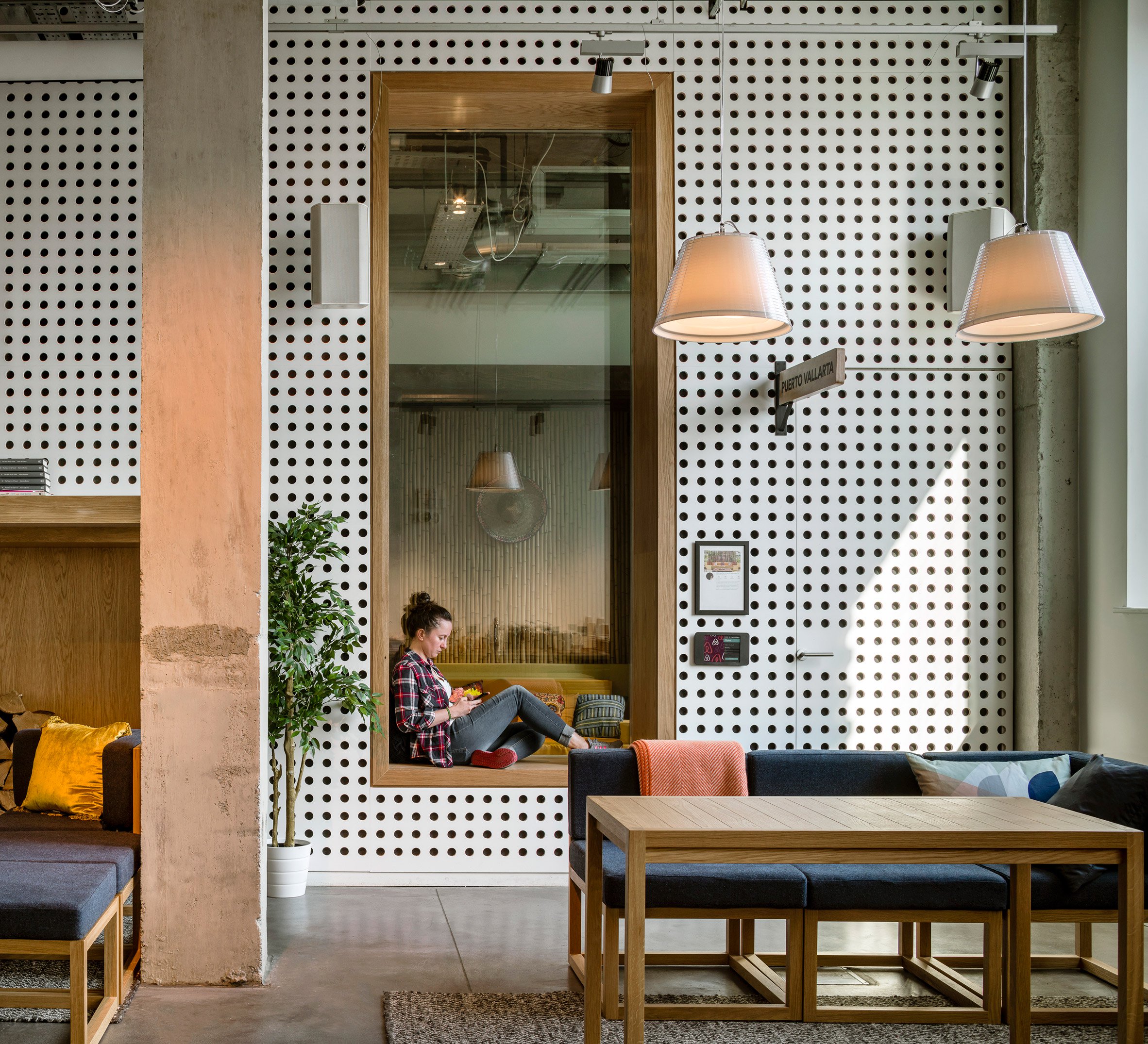 airbnb-dublin-office-interiors-ireland-offices_dezeen_2364_col_15