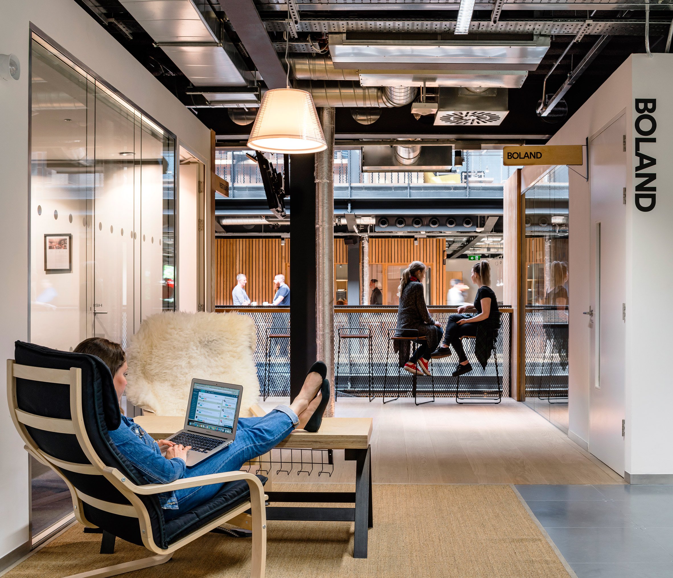 airbnb-dublin-office-interiors-ireland-offices_dezeen_2364_col_17