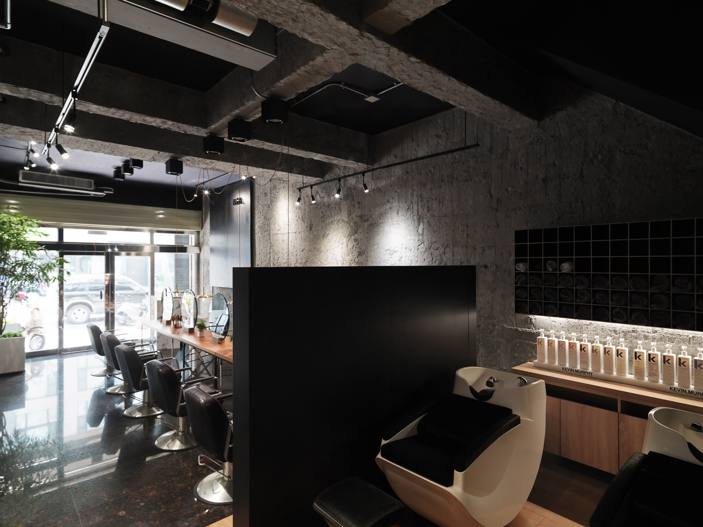 luna-salon-soar-design-interiors-changhua-taiwan_dezeen_2364_col_3