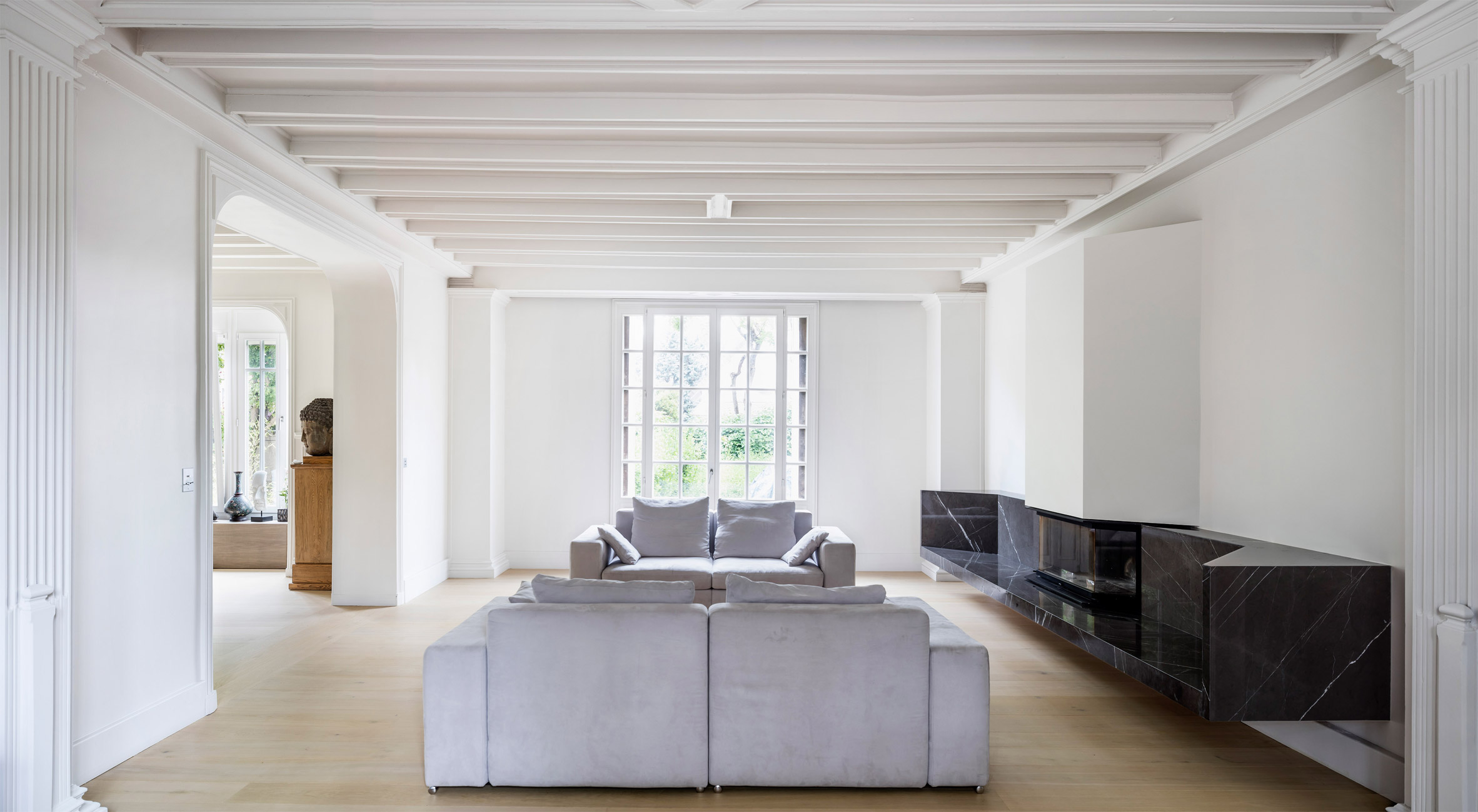 maison-a-colombages-05am-arquitectura-residential-interiors-paris-france-_dezeen_2364_col_1