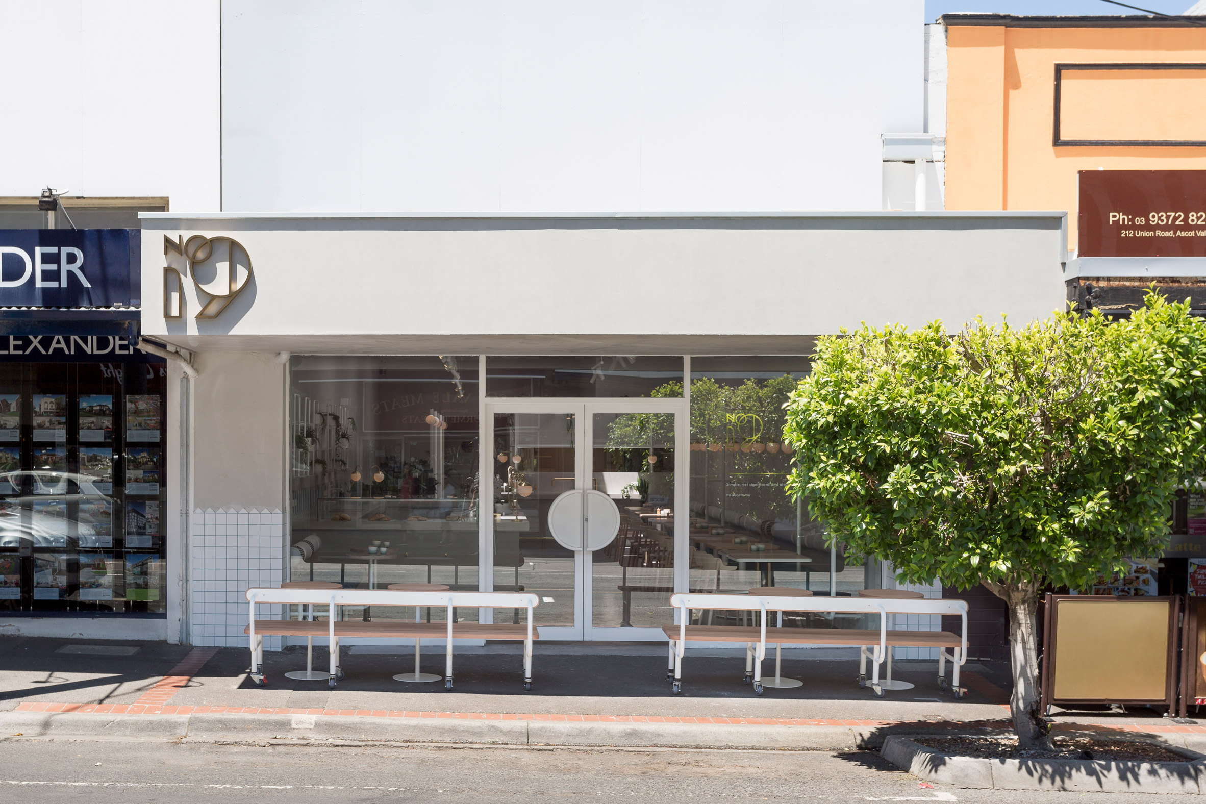 no-19-biasol-interiors-design-restaurant-australia_dezeen_2364_col_19