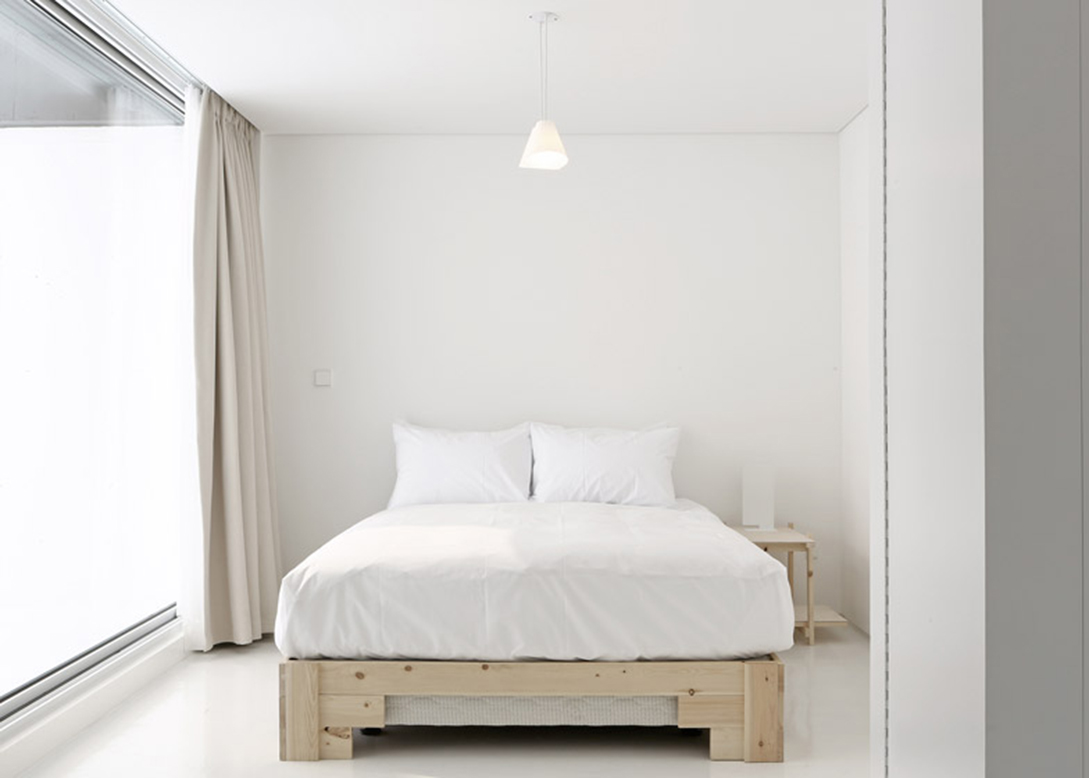 Small-House-Big-Door-by-Design-Methods_dezeen_784_13副本