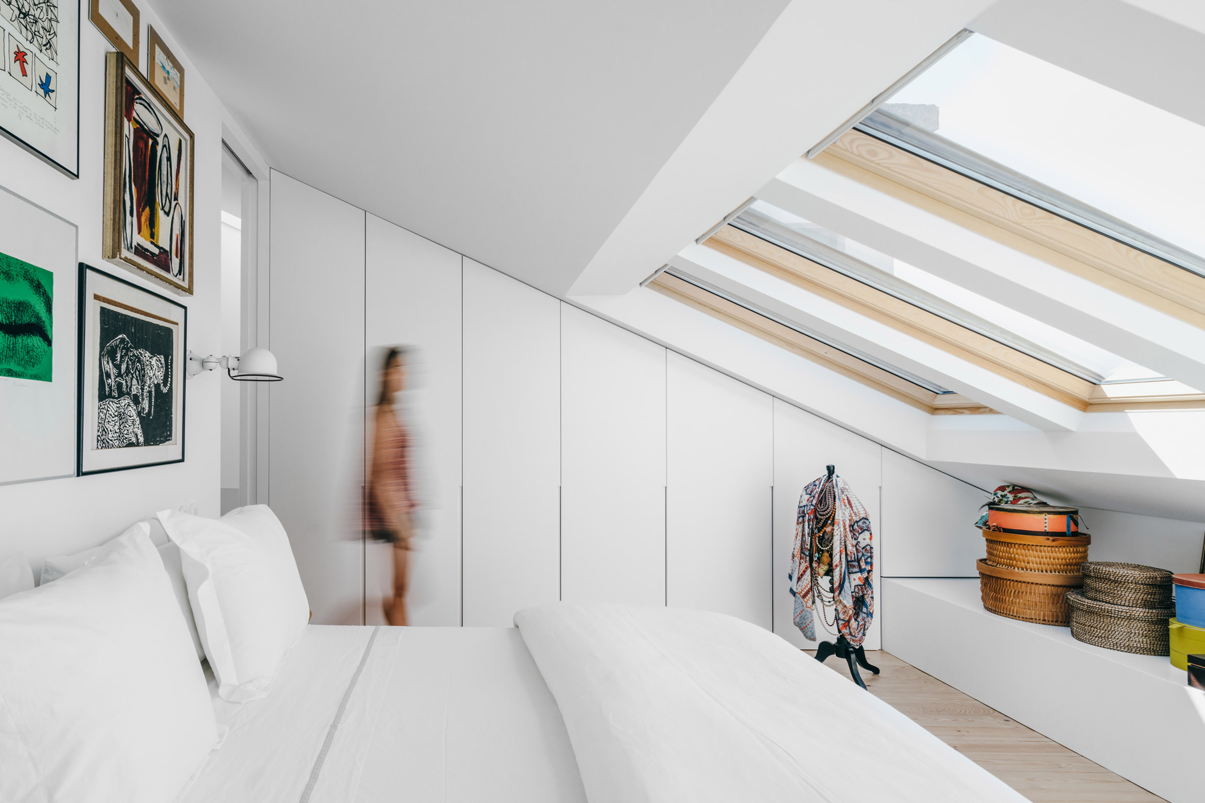 b-a-apartment-atelier-data-apartment-interiors-lisbon-portugal_dezeen_2364_col_14