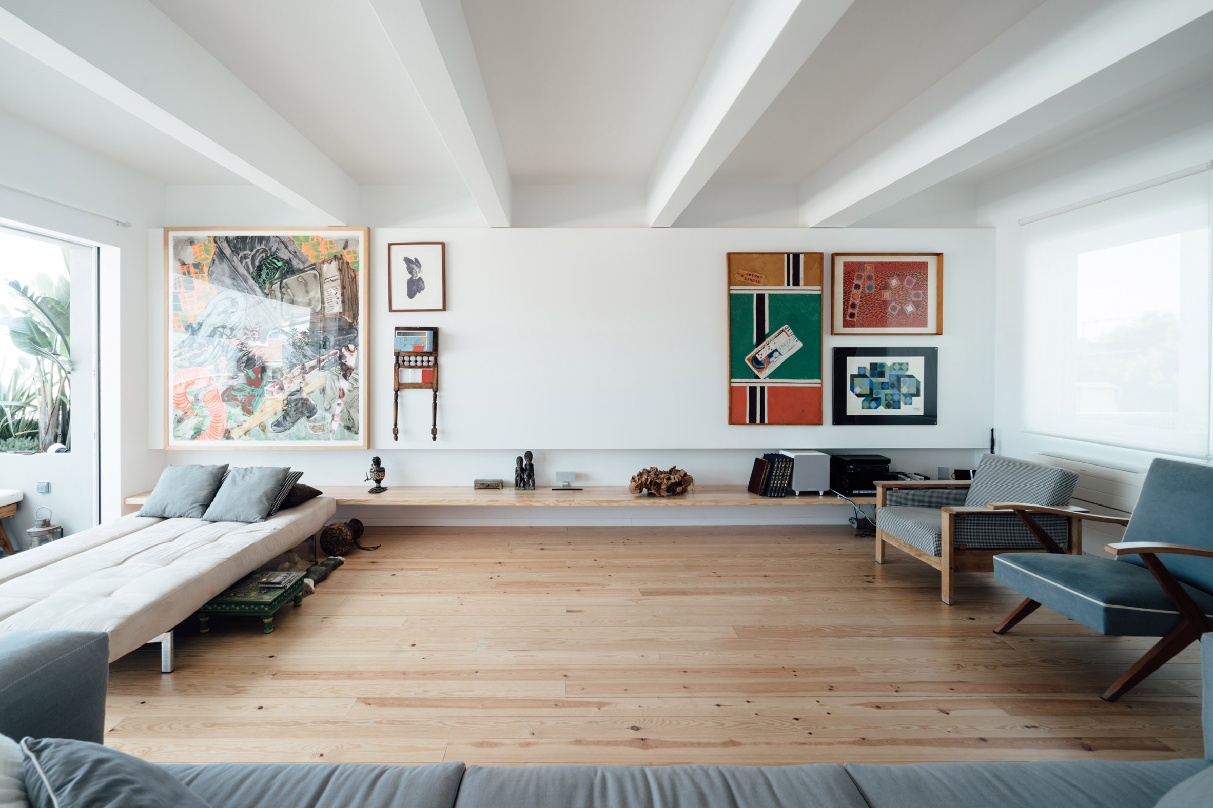 b-a-apartment-atelier-data-apartment-interiors-lisbon-portugal_dezeen_2364_col_3