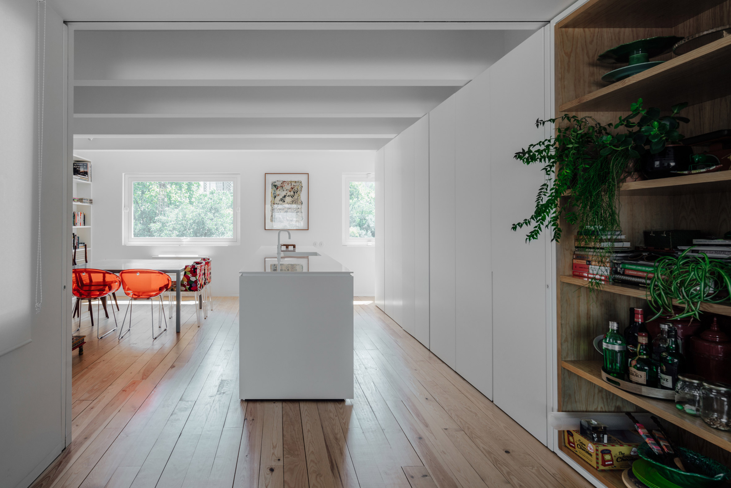 b-a-apartment-atelier-data-apartment-interiors-lisbon-portugal_dezeen_2364_col_4
