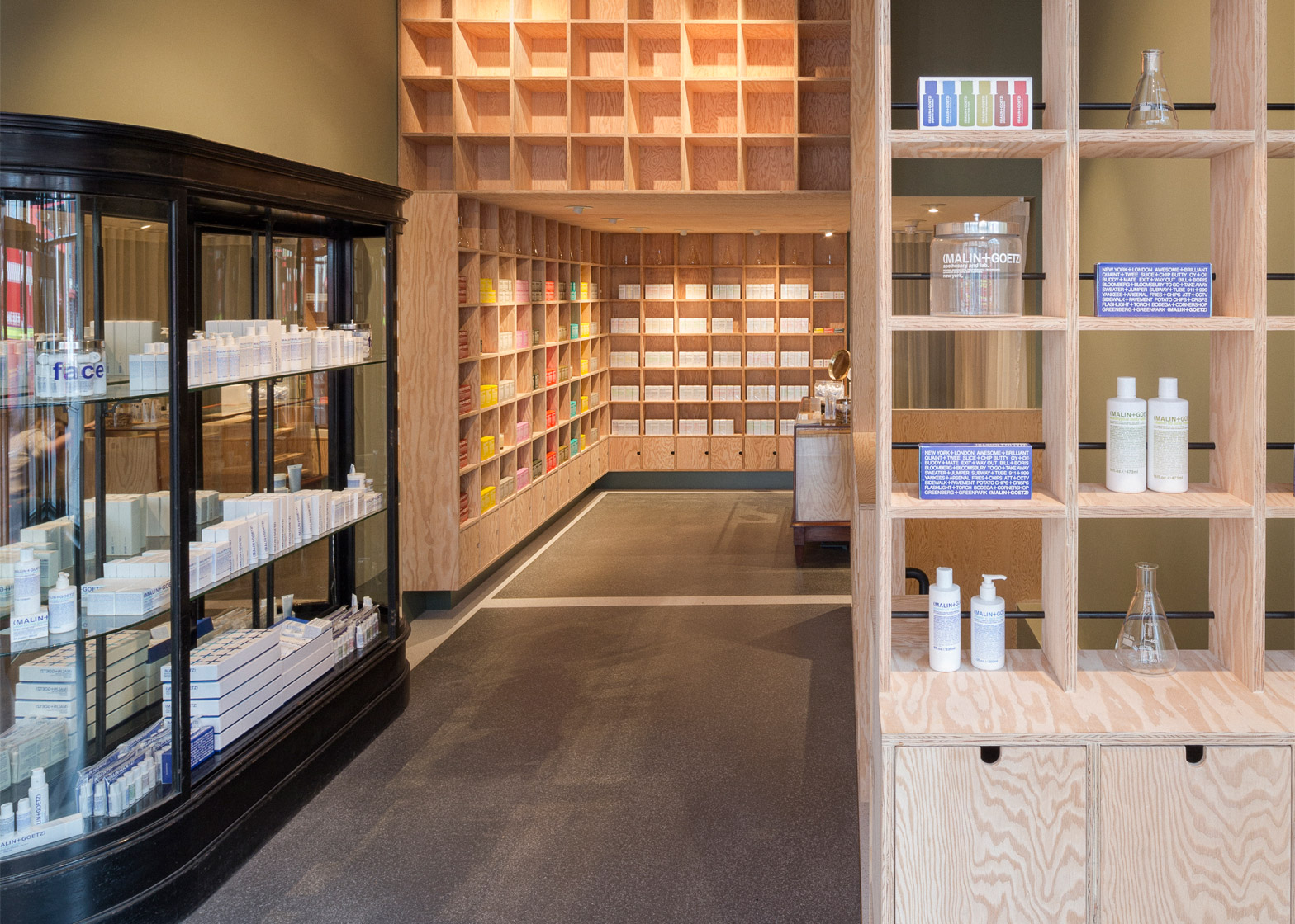 malingoetz-apothecary-shops-jonathan-tuckey-interior-london_dezeen_1568_5