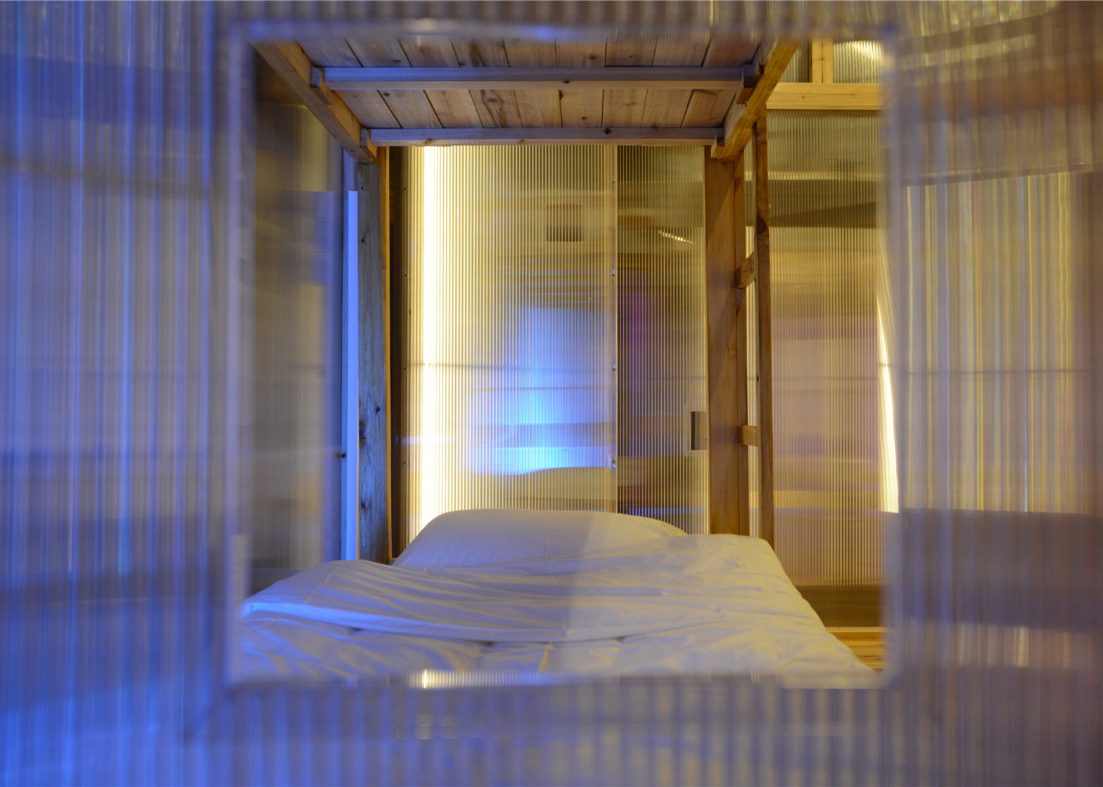 papas-hostel-pingtian-village-joe-fang-zhejiang-province-rammed-earth-house-renovation-international-youth-hostel-rooms-within-rooms-translucent-light_dezeen_1568_7