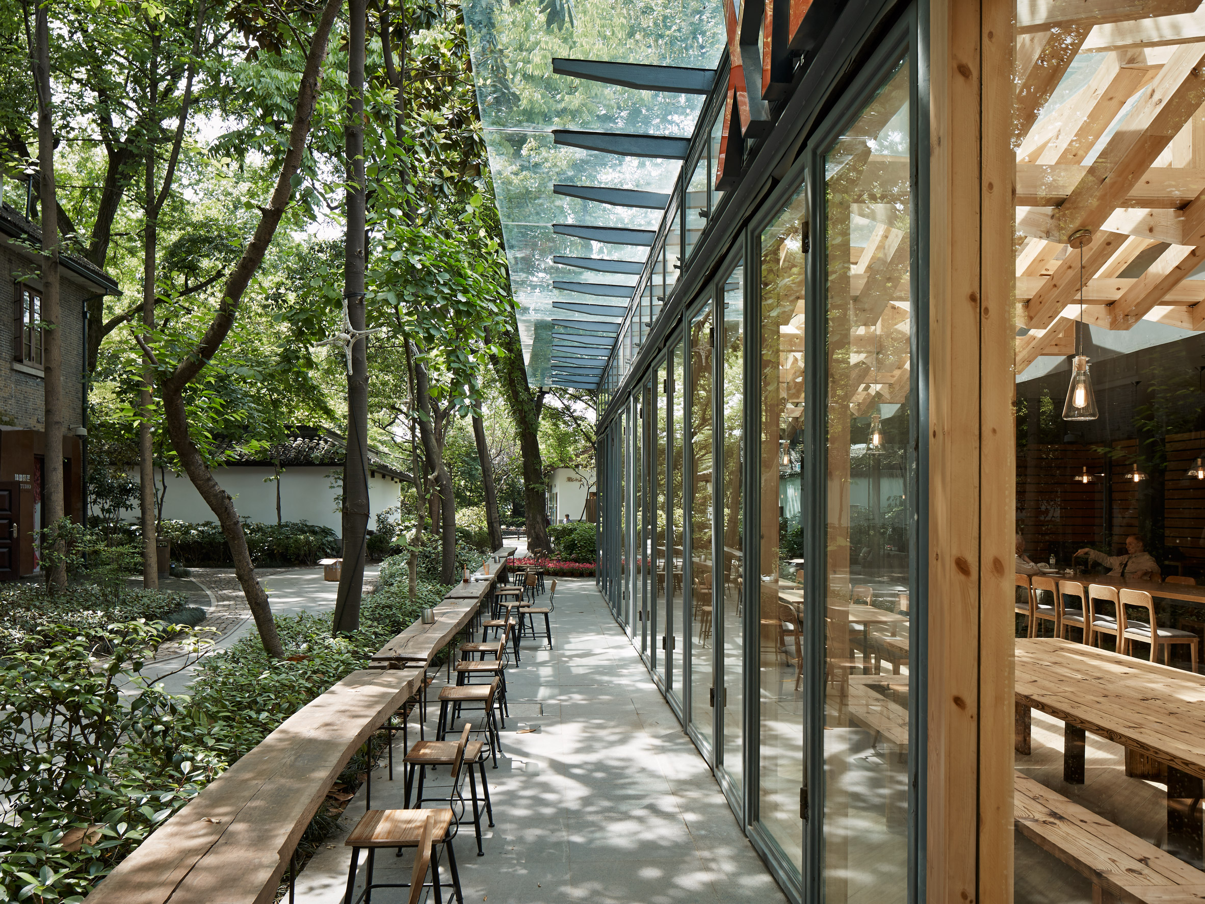 xie-xie-cafe-kooo-architects-china_dezeen_2364_col_5