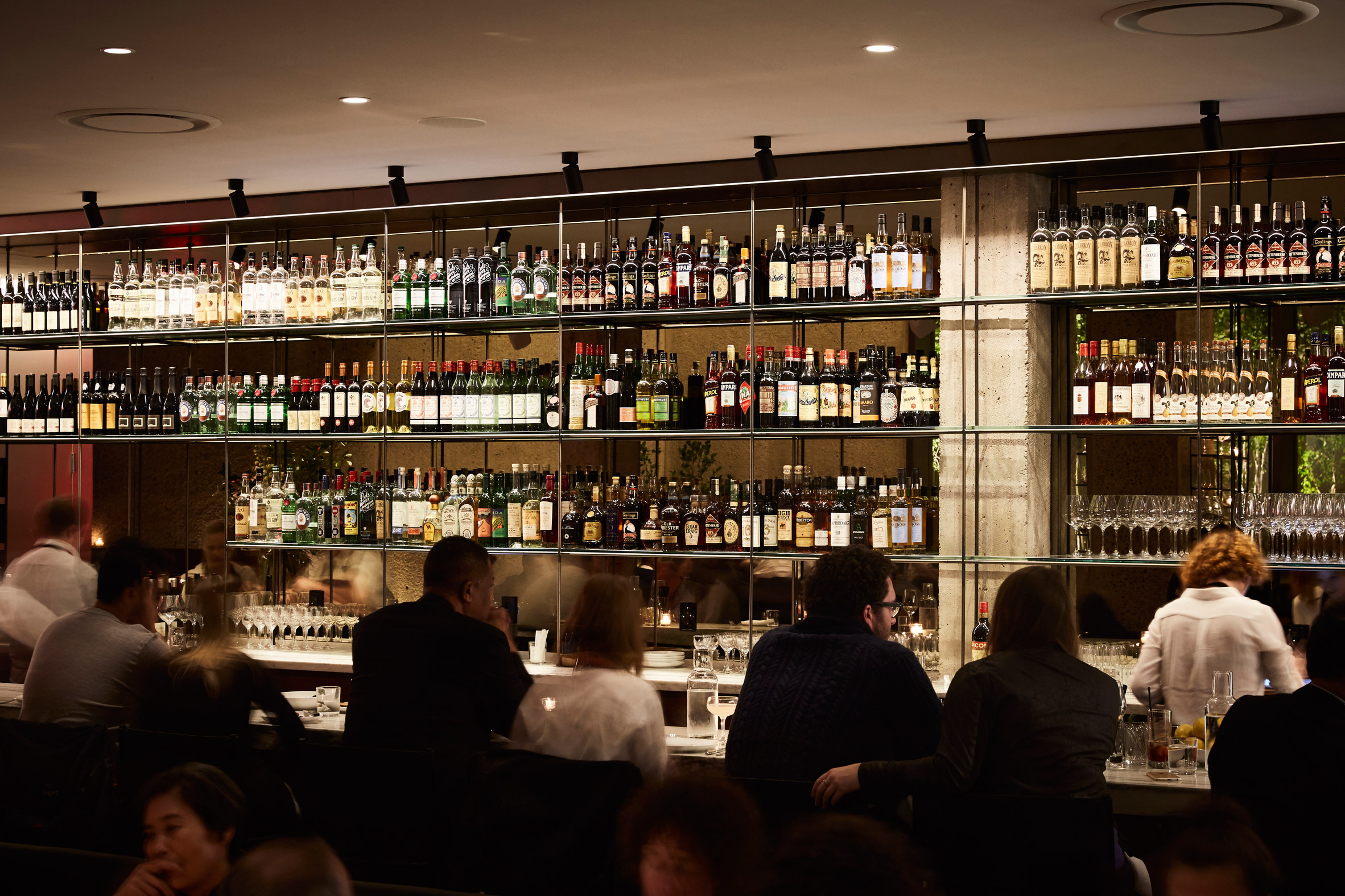 flora-bar-cafe-restaurant-interior-design-beyer-blinder-belle-met-breuer-new-york-city-usa_dezeen_2364_col_0-1