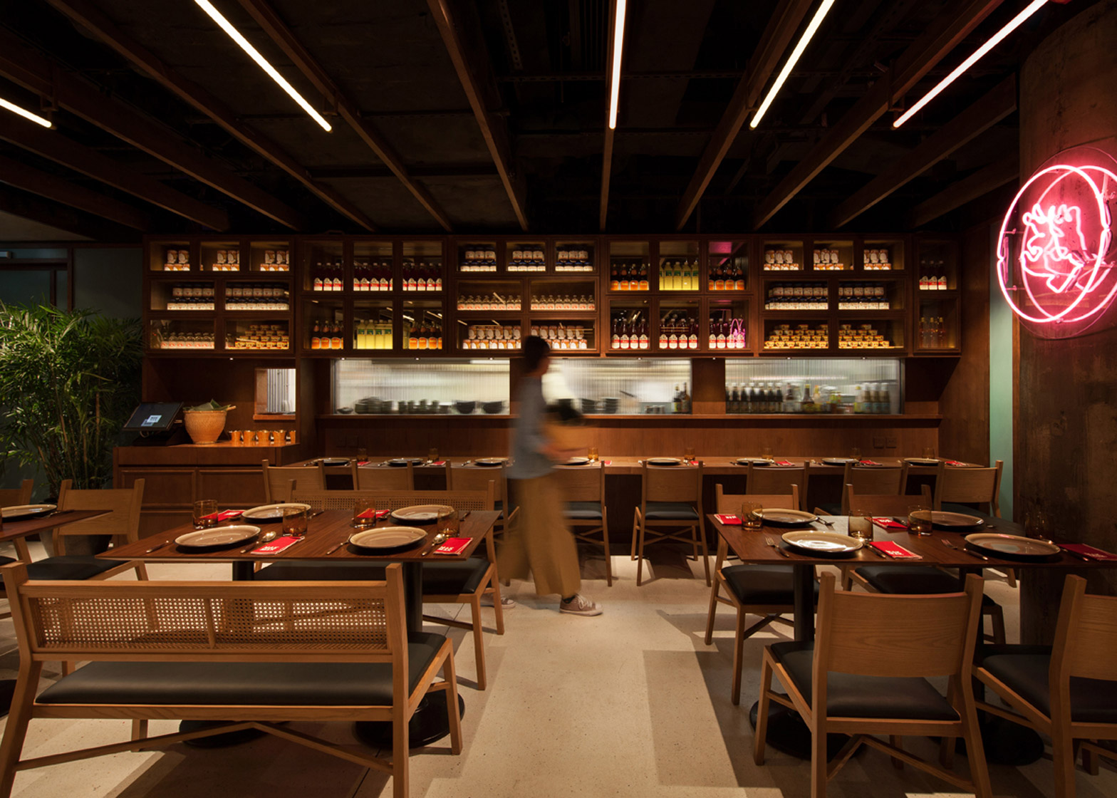 mak-mak-thai-restaurant-nc-design-architecture_dezeen_1568_6