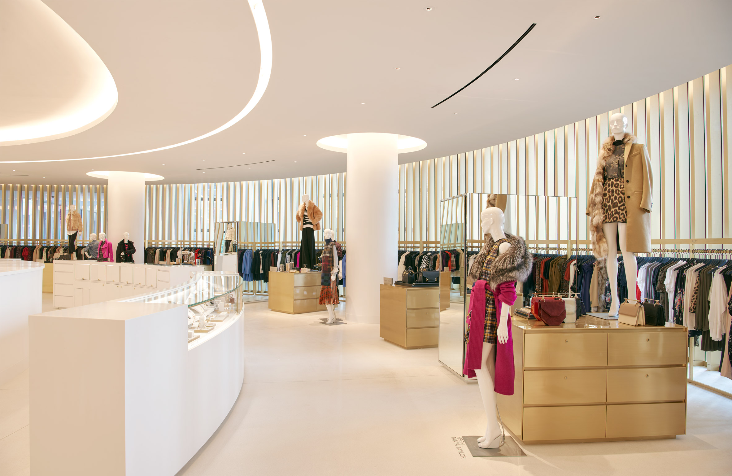 saks-fifth-avenue-store-brookfield-place-found_dezeen_2364_col_5