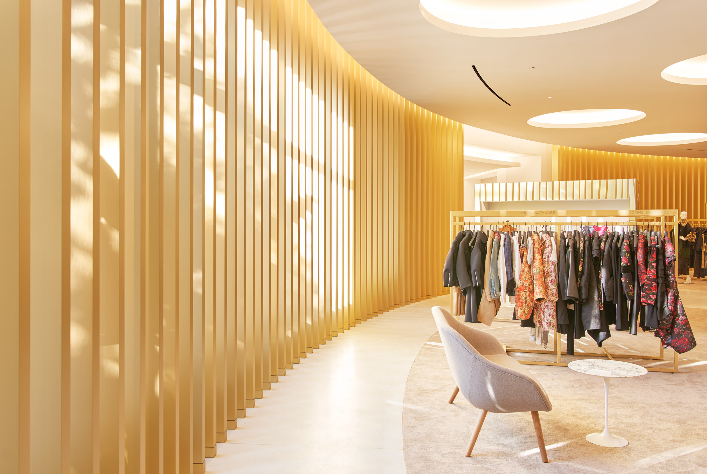 saks-fifth-avenue-store-brookfield-place-found_dezeen_2364_col_7