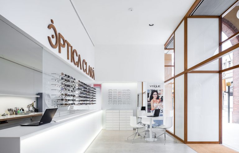西班牙·Optica Clara眼镜店设计