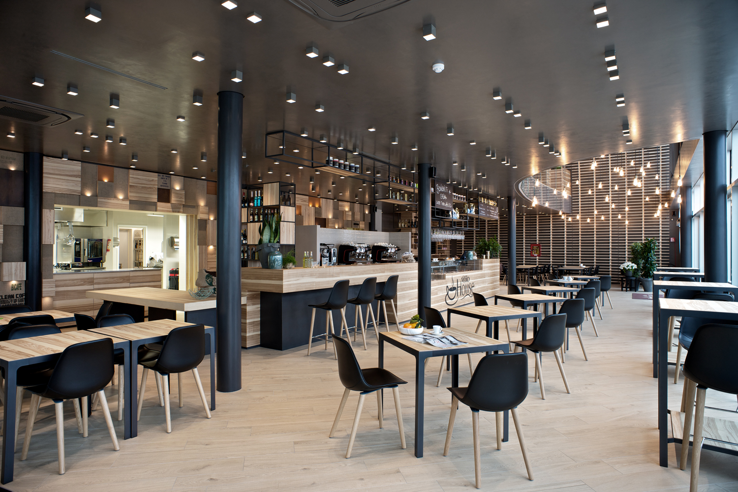 非线性的灵感——意大利Caffè Vero 咖啡馆 | ProgettoCMR-建E网设计案例