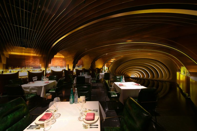北京·“超现实体验”梦幻的MS-II酒吧餐厅