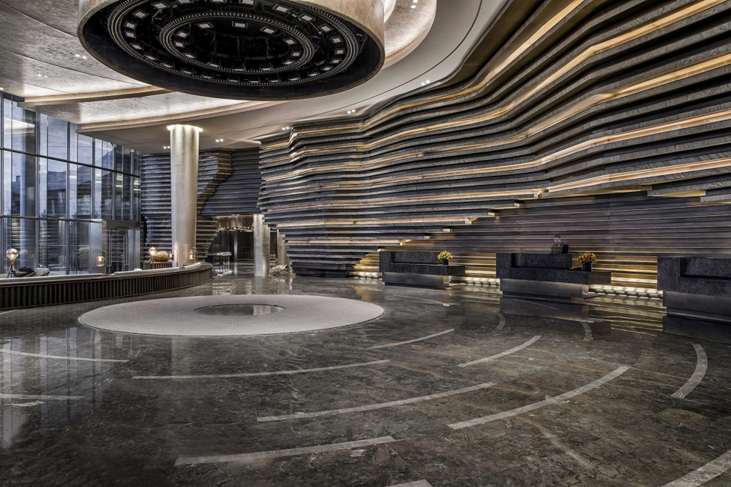 上海深坑酒店：建在88米深坑中，被誉为世界建筑史上的奇迹|世界建筑史|酒店|游客_新浪新闻
