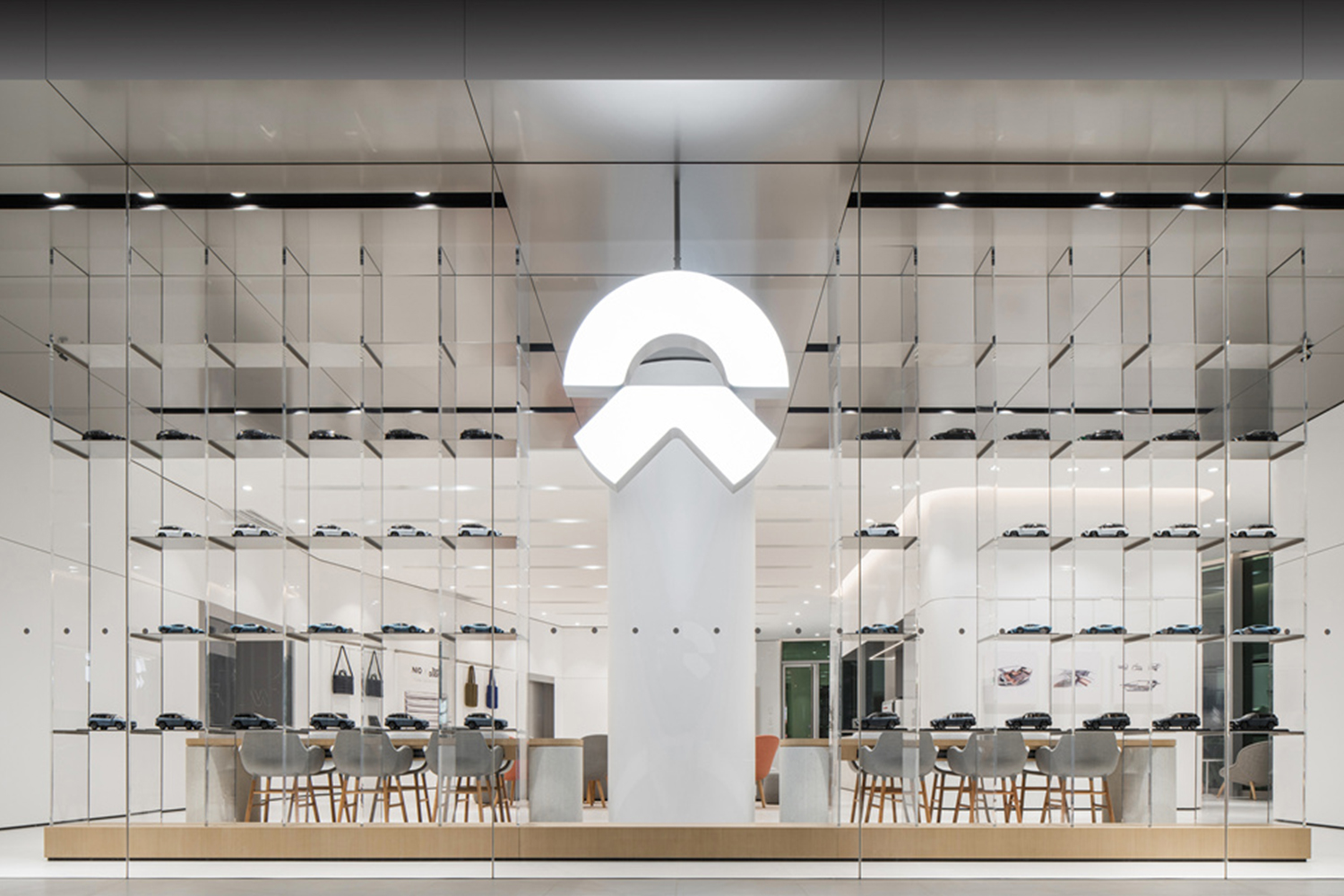 成都·蔚来汽车NIO House(万象城店) / MOC – SOHO设计区