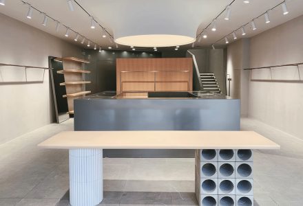 山东·CICI boutique服装店设计 / RSXS睿上形素