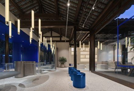 南京·“深藏BLUE——TAIC”家居品牌店设计 / 拿云