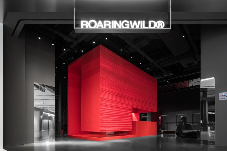 深圳·ROARINGWILD潮牌概念店 / DOMANI东仓建设