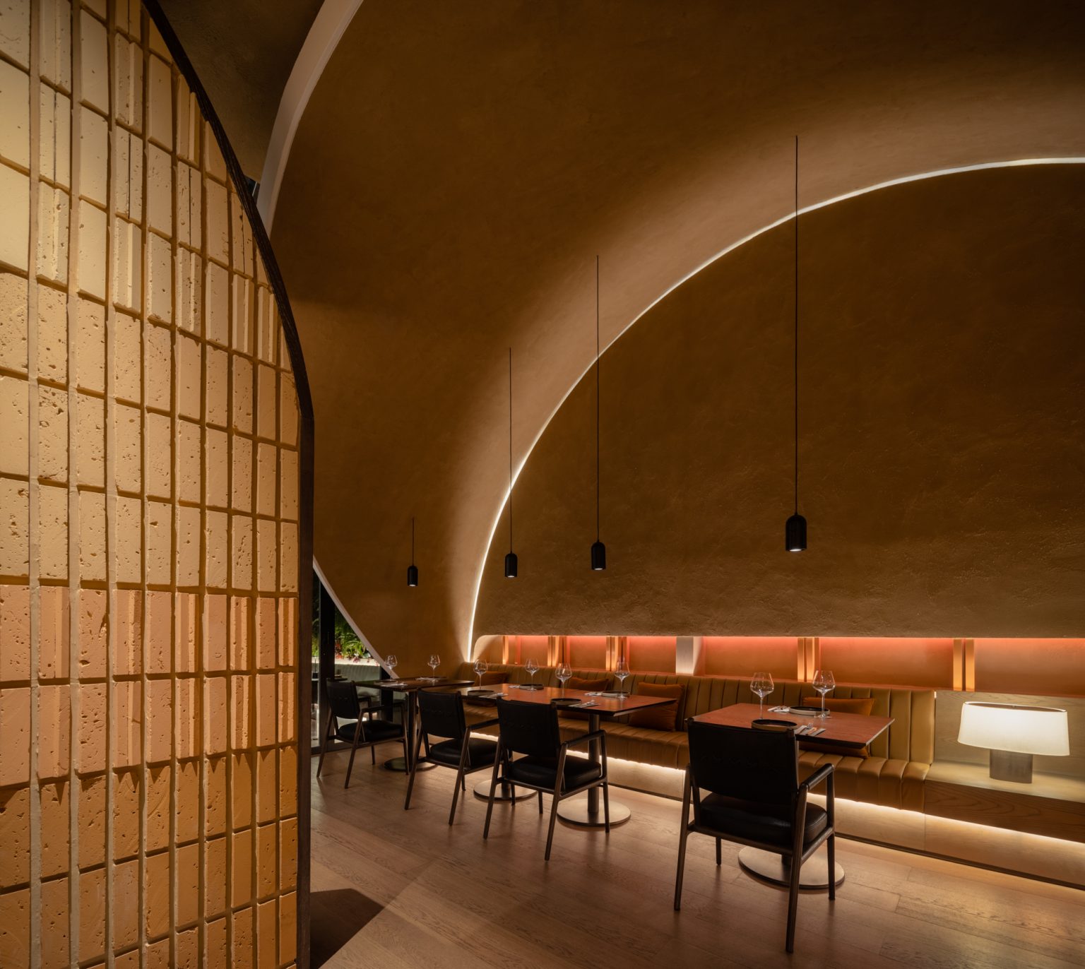 深圳·“B³·Bistro×Brunch×Bar”酒吧餐厅 / RooMoo - 【SOHO设计区】