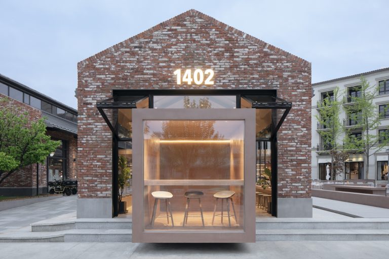 秦皇岛阿那亚·1402咖啡厅设计 / B.L.U.E.