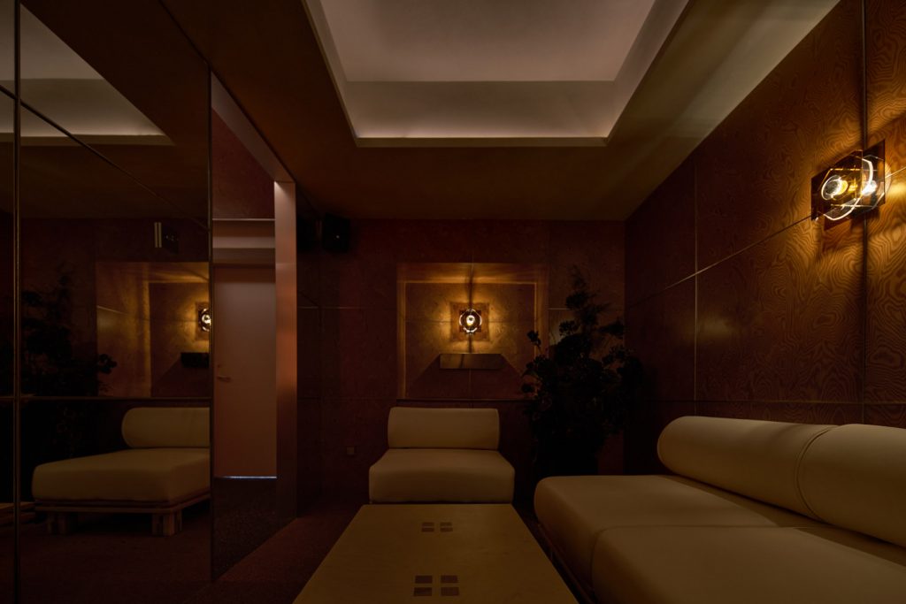 广州·“白夜黑光Blazing Night”酒吧餐厅 / 今朝风日好 - 【SOHO设计区】