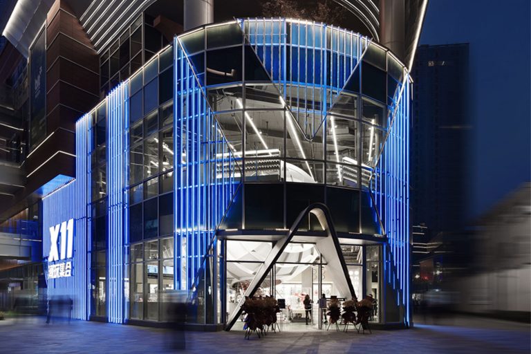 西安·X11全球潮玩集合店(万象天地店) / TOMO – SOHO设计区